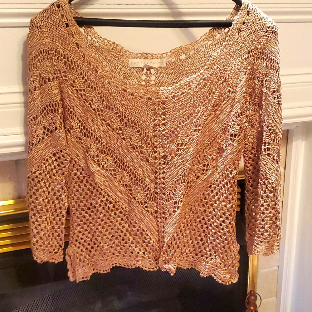 Bette paige golden brown pull over knit shirt silk and nylon blend